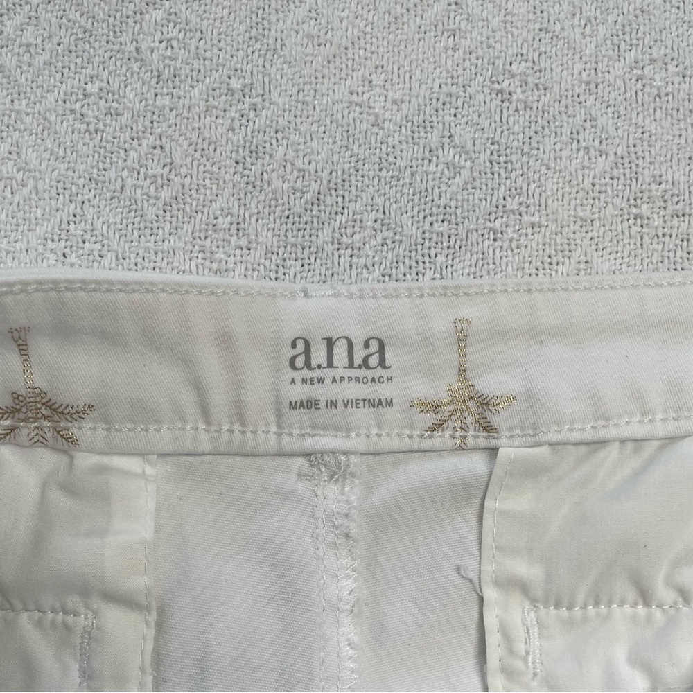 a.n.a White Shorts with‎ Gold Palm Trees Design ~ Sz 12 Twill~ Summertime - Picture 2 of 13